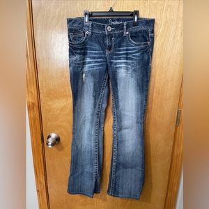 Amethyst Jeans Size 9 Low Rise Medium Wash Bootcut Flare